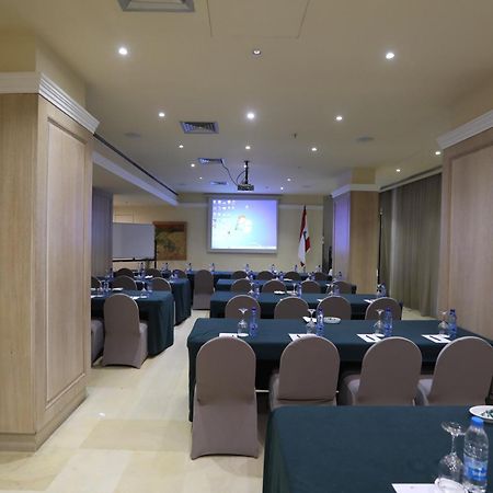 ביירות Warwick Palm Beach Hotel מראה חיצוני תמונה