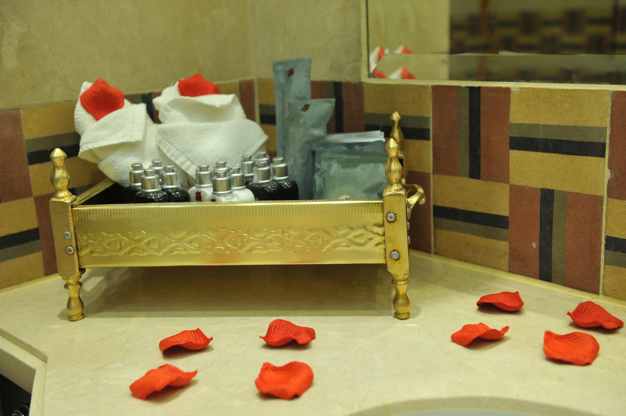 ביירות Warwick Palm Beach Hotel מראה חיצוני תמונה