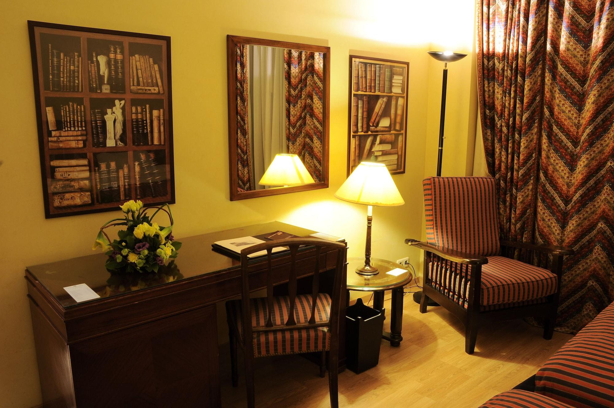 ביירות Warwick Palm Beach Hotel מראה חיצוני תמונה