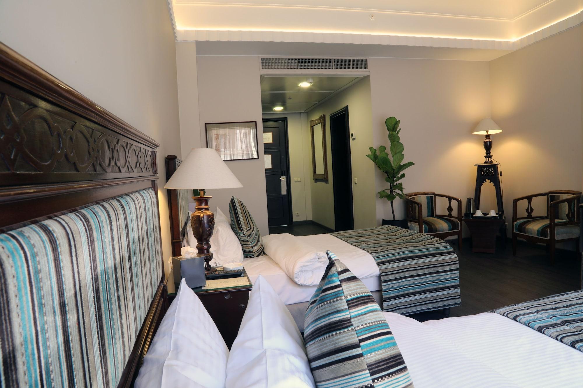 ביירות Warwick Palm Beach Hotel מראה חיצוני תמונה
