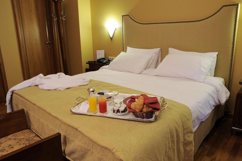 ביירות Warwick Palm Beach Hotel מראה חיצוני תמונה