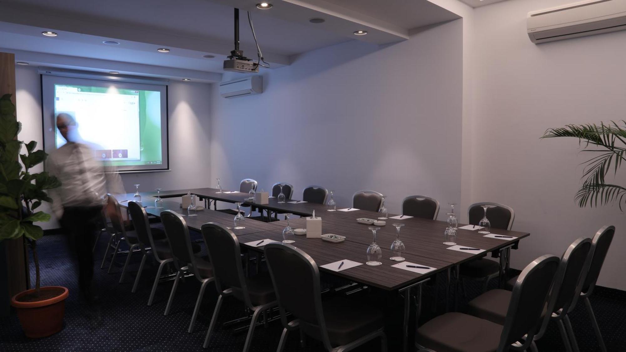 ביירות Warwick Palm Beach Hotel מראה חיצוני תמונה