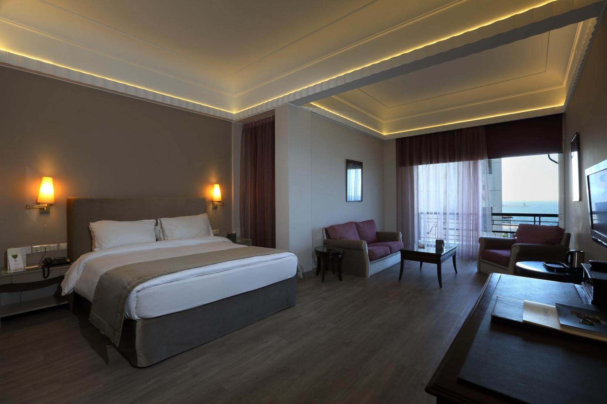 ביירות Warwick Palm Beach Hotel מראה חיצוני תמונה