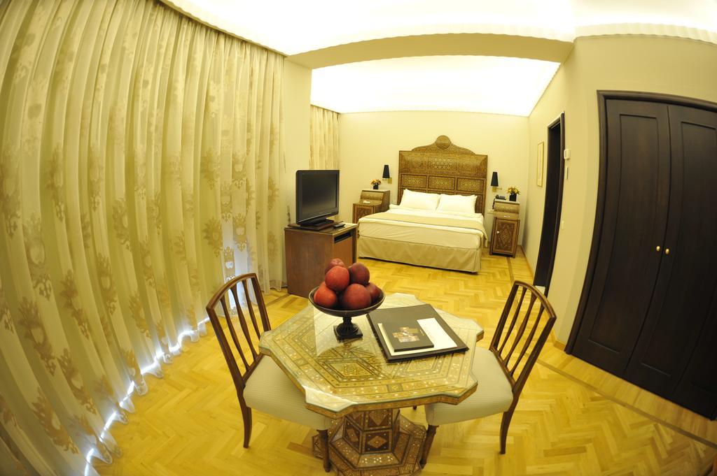 ביירות Warwick Palm Beach Hotel מראה חיצוני תמונה